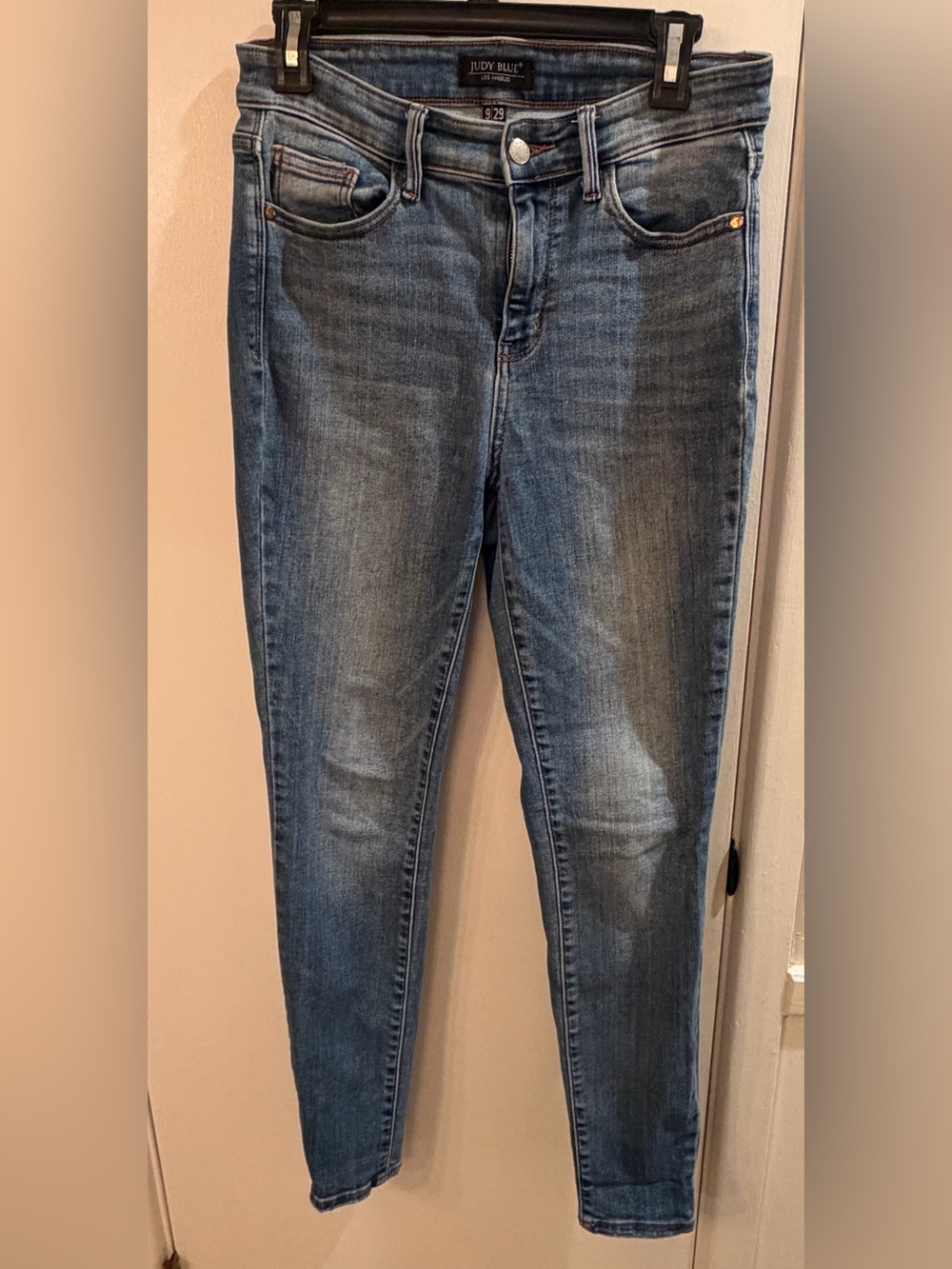 Judy Blue Medium Wash Skinny Jeans